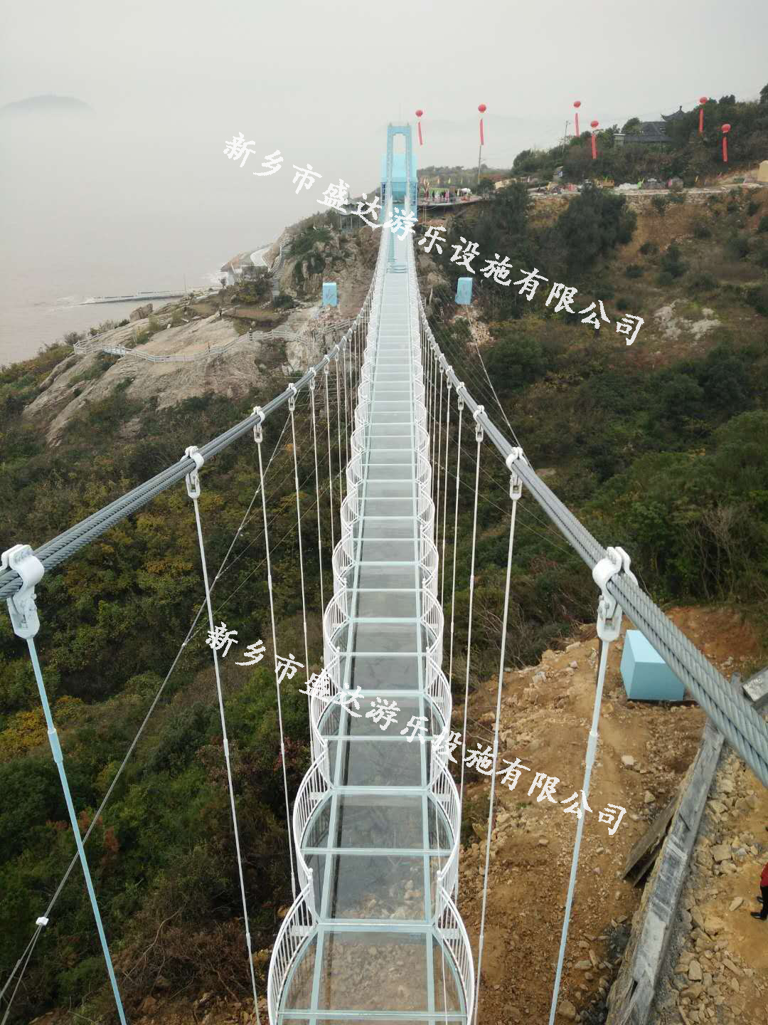 广西荔浦县荔江湾玻璃吊桥